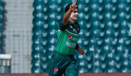 Younis Khan condemns 'excessive' fine on Naseem Shah