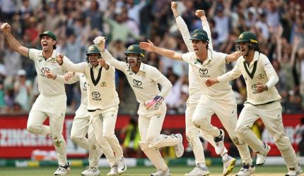 Australia head to Sydney with New Year cheer