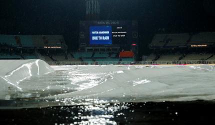 Rain wrecks thriller! Punjab Kings, KKR share points