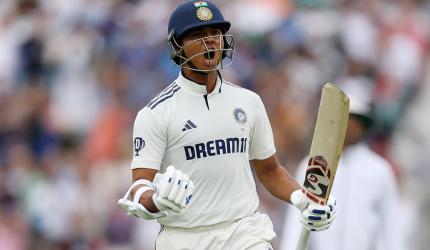 Cricket fraternity hails Jaiswal's Oval masterclass!