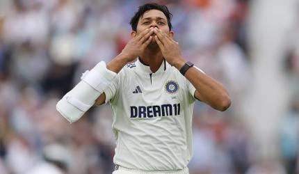 'England won't have it easy on Day 4'