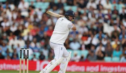 Ahead of Ashes, Eng all-rounder quits red-ball cricket
