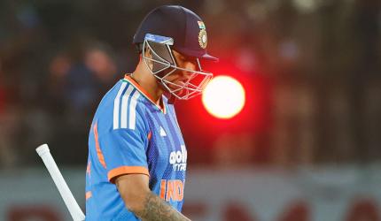 SKY under pressure as India eye series win