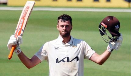 Surrey smash 126-year record; post 820/9 vs Durham