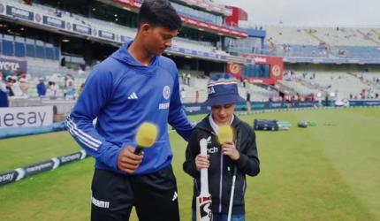 Jaiswal's emotional gift for visually impaired fan