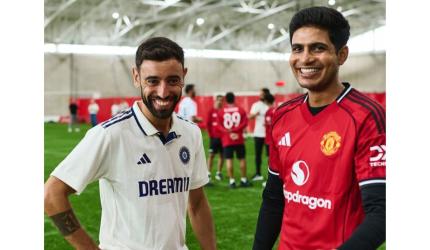 PIX: When Gill's India met Manchester United players
