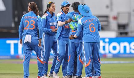Kaur, Kranti shine as India seal ODI series vs England