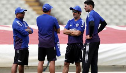 'Take a chill pill': Manjrekar blasts Gambhir