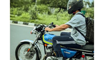 SEE: Dhoni rides the streets on his classic beauty 