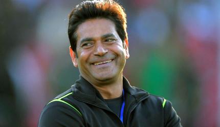 Aaqib Javed to continue as Pakistan's head coach