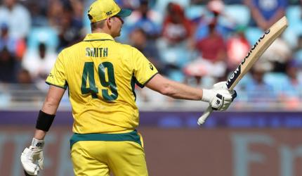 Smith Escapes Twice Before Shami...