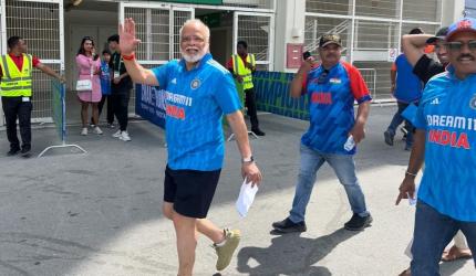 Modi Look-Alike Graces India NZ Final