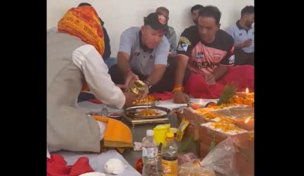 Ricky Ponting Goes Full Desi