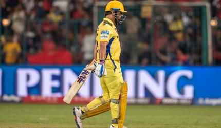I take the blame: Dhoni owns up for last-over loss