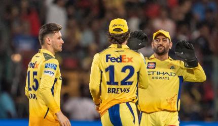 Can Dhoni's CSK end KKR's run for play-offs race?