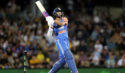 Sundar stars as India down Australia to level series