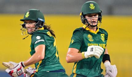 South Africa eye top-two finish as Pakistan come calling