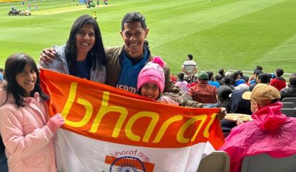 SEE: Fans Keep Spirits High in Stop-Start Perth ODI