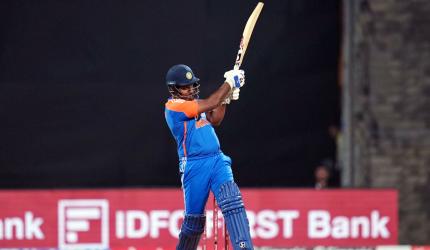 Jitesh or Samson? India weigh middle-order dilemma