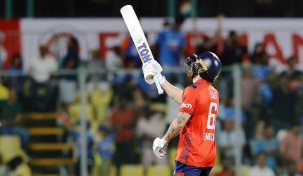 Salt destroys SA bowlers as Eng breach 300-run mark!