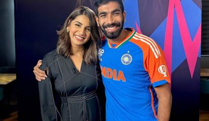 'Akkhi Duniya Ek Taraf Aur Mera Bumrah'