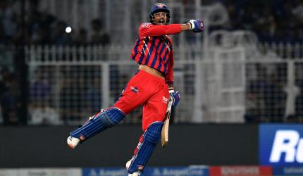 Mukul's late blitz helps LSG clinch last-ball thriller