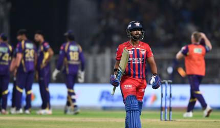 'He looked lost': Gavaskar flags Pooran concern