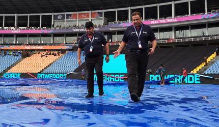 Zimbabwe knock Australia out of T20 WC, in Super 8s