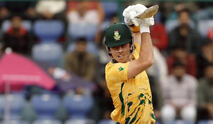 South Africa romp past UAE to Super 8s unbeaten