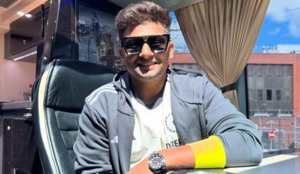 Gill's Gift For Sarfaraz!