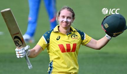 Healy scores perfect ODI swansong to crush India