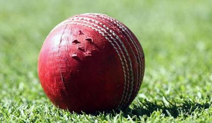 5 wkts off 5 balls! Kiwi bowler Brett Randell makes history