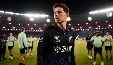 '90-0 vs 3-40': Santner reveals what went wrong
