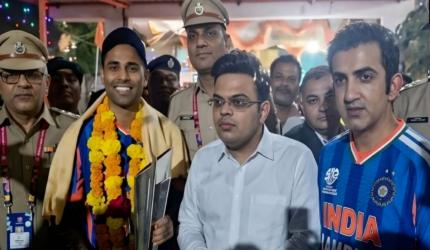 Temple visit with T20 World Cup trophy creates furore!