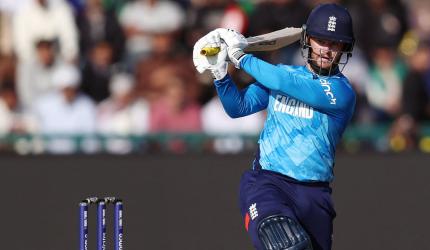 Delhi Capitals' Ben Duckett Pulls Out of IPL 2026, Faces Two-Year Ban