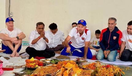 IPL 2026: Ricky Ponting Performs Puja!