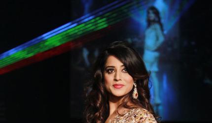 Hotness UNLEASHED: Mahie Gill makes us drool!