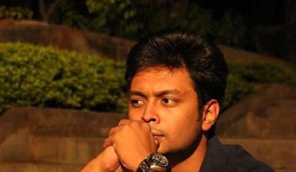 Study Abroad:How are YOU coping with the falling Indian Rupee?