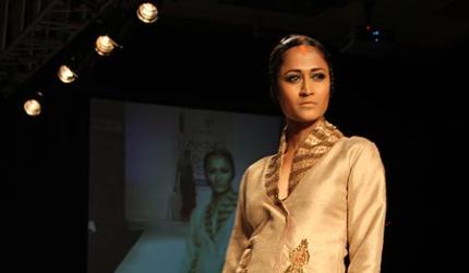 Images: Belly dancing and Madhubani art on the runway