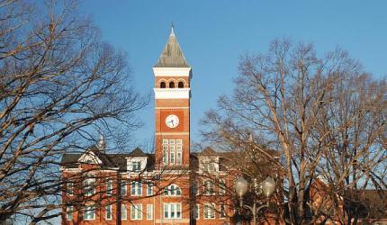 'What's the cost of doing an undergrad course in the US?'