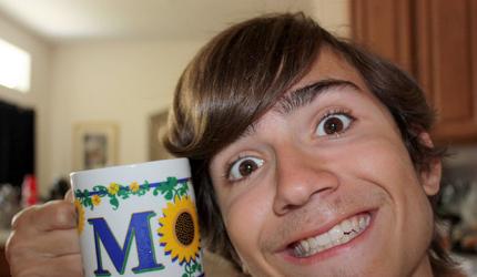 4 simple ways to have a happy life and career