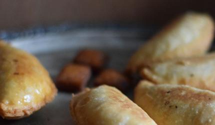 Holi recipe: Mava gujiya