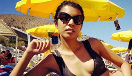 Video: Shh! This model has a secret