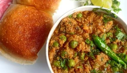 Recipe: Mayur's Meatless Soya Kheema-Pav