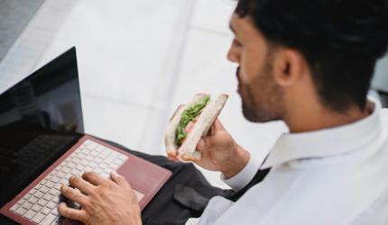 Don't Let Desk Job Stop You From Losing Belly Fat
