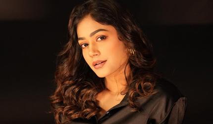Payal Is Full-On Fabulous!