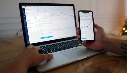 Retail Algo: Trust Data, Not Hype