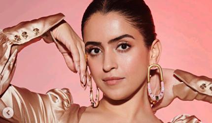 Sanya, Tamannaah Try This New Fashion Trick