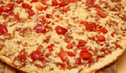 7 Of The World's Biggest Pizza Eaters 