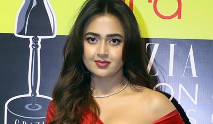 Tejasswi, Pashmina Paint The Town Red